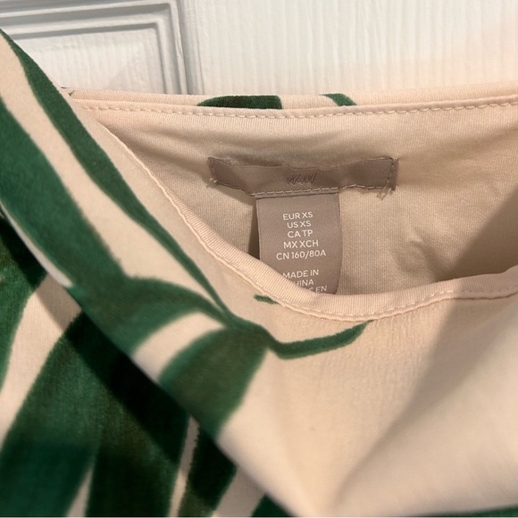 H&M Floral Leaf Summer Dress Bodycon XS NWOT - Picture 2 of 6